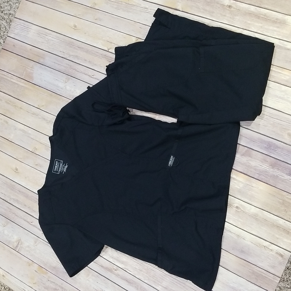 Scrub set